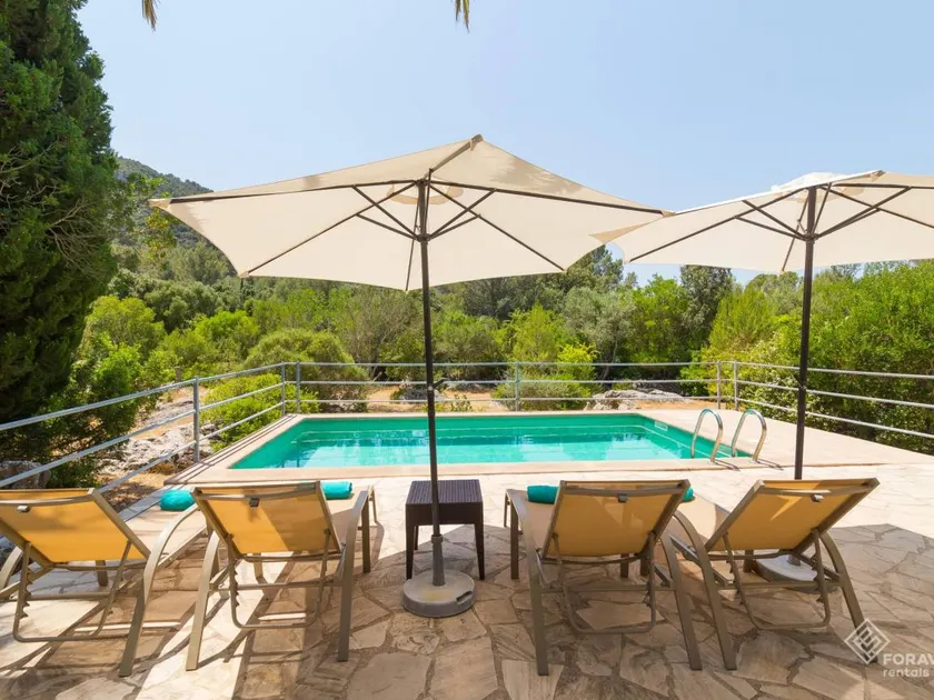 Children-friendly villa with garden, barbeque & terrace - Image 1