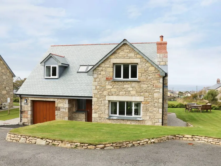 Cottage with garden | Beach view - Image 1