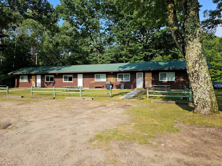 Gorgeous Cottage with Stunning Sights in Wellston, Michigan - Image 1