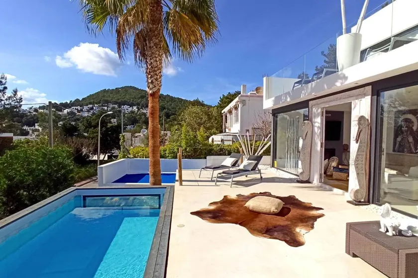 Villa with terrace, pool & jacuzzi | Panoramic view - Image 1