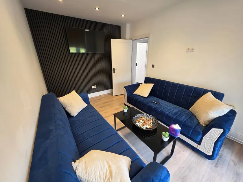 Children-friendly holiday home with garden - Image 1
