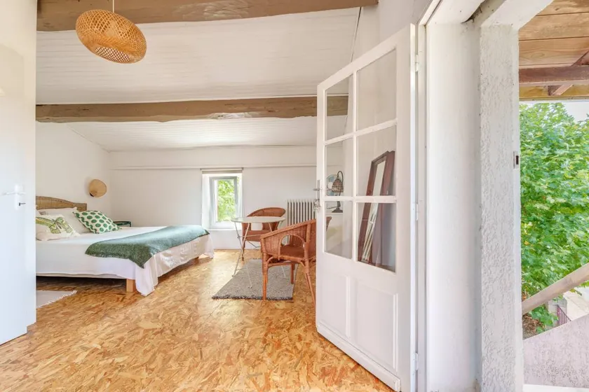 Charming Studio on a Farm with Shared Pool, Summer Kitchen, and Wi-Fi - Image 1