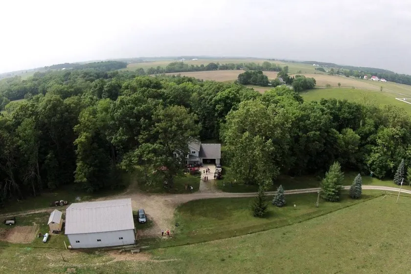 Romantic Room Rental on a Lovely Farm near Hillsboro, Ohio - Image 1