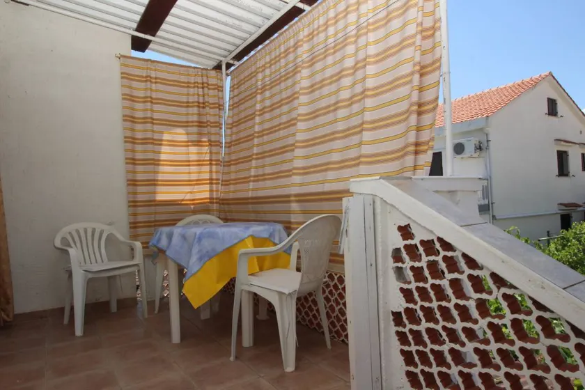 Apartamento con terraza y barbacoa - Image 1