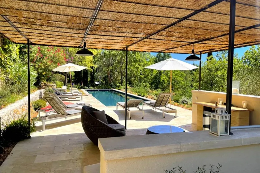 La Villa - Image 1