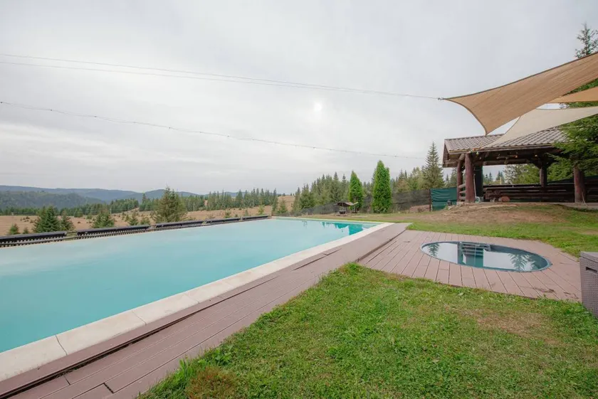 Children-friendly house with sauna, private pool & jacuzzi | Garden view | Pets allowed - Image 1