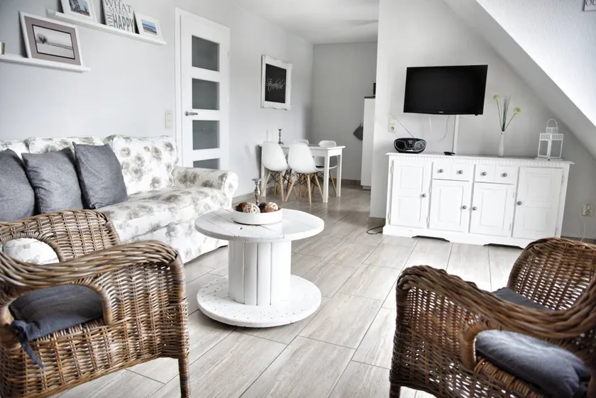 Family-friendly holiday apartment with barbecue | Next to the beach | Pets are welcome - Image 1