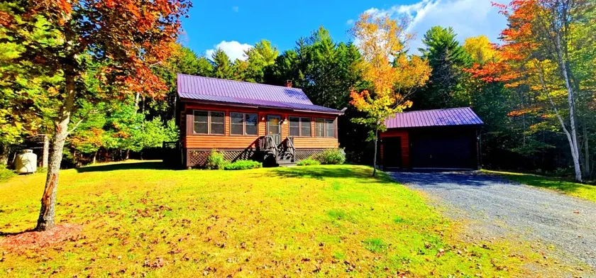 Dog-Friendly Cabin Near the Lake with Kayaks in Maine - Image 1