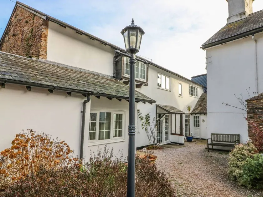 Cottage with pool & garden | Beach view - Image 1
