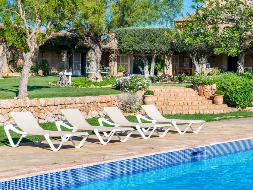 Maison entièrement équipée avec jardin, piscine privée et terrasse | Adaptée au travail à distance | Avec animaux acceptés - Image 1