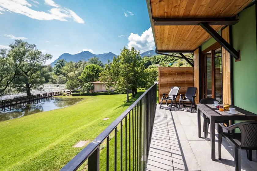 Children-friendly flat with garden, pool & sauna | Lake view | Pet-friendly - Image 1