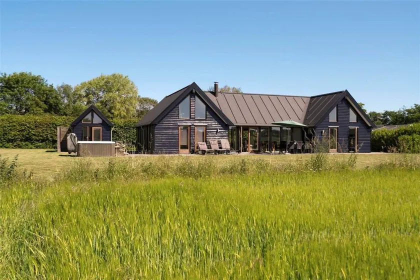 Voll ausgestattetes Ferienhaus mit Sauna, Whirlpool und Terrasse | Nah am Strand | Haustierfreundlich - Image 1