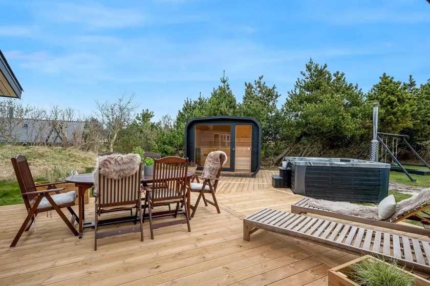 Fully equipped pleasant holiday home with terrace, sauna & hot tub | Pets allowed - Image 1