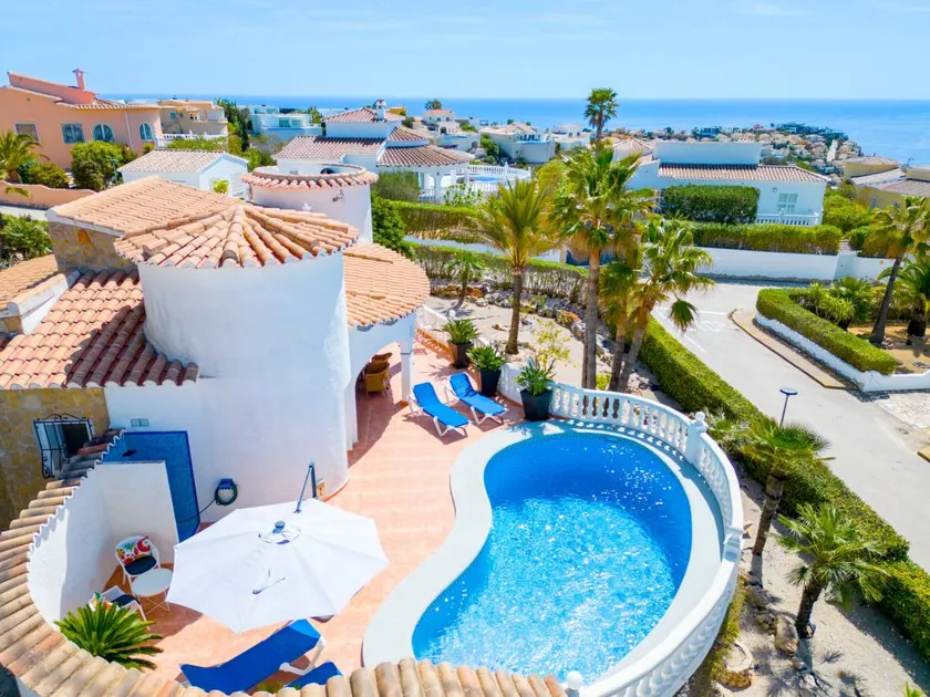 Fully equipped beautiful house with terrace, private pool & garden | Sea view - Image 1