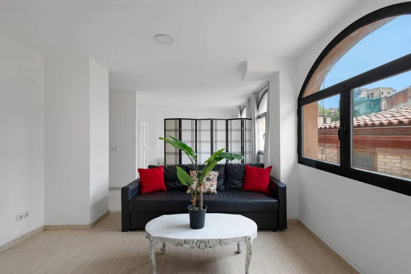 Appartement de vacances avec terrasse et internet haut débit | Vue ville | Parfait pour le travail à distance - Image 1