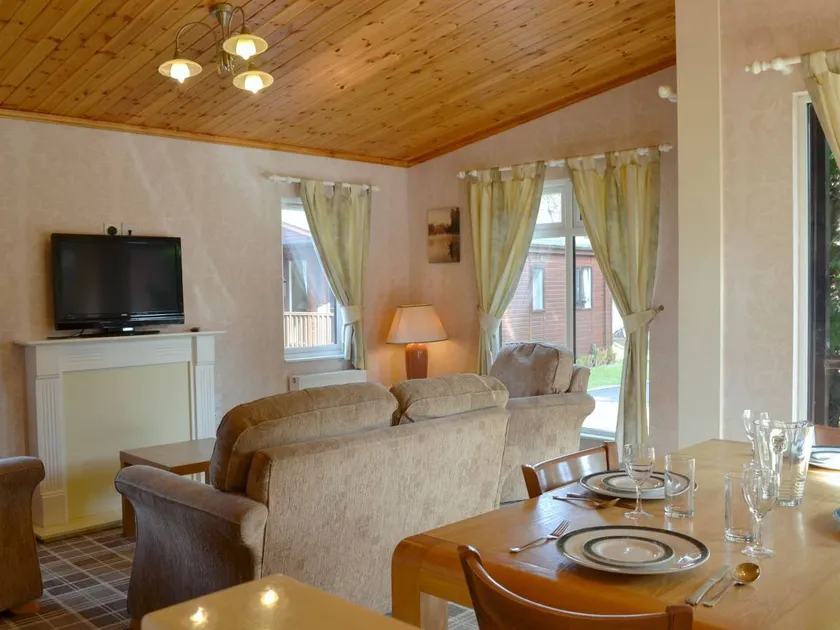 Child-friendly cottage | River view | Pets are welcome - Image 1