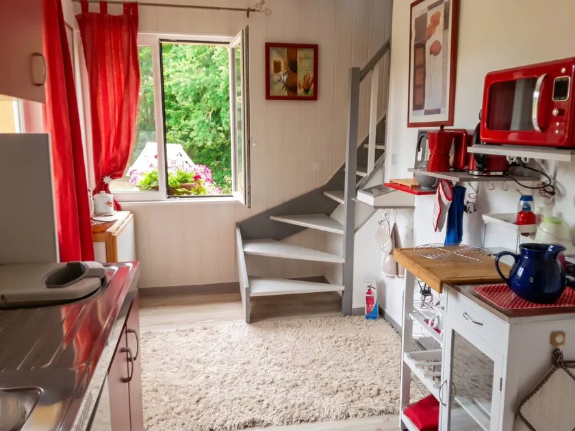 Cozy apartment in Authieux Papion 15 m² with private garden - Image 1