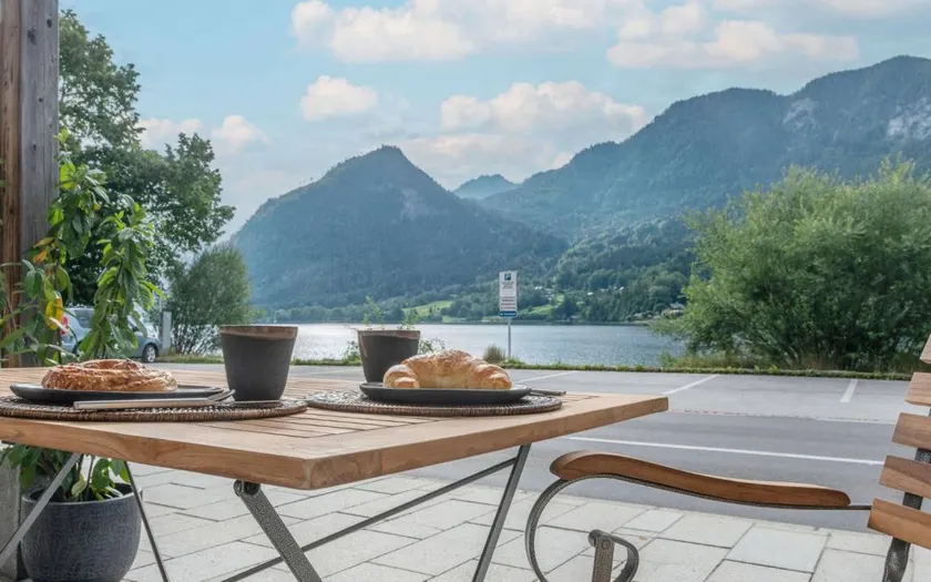 Flat with terrace & sauna | Lake view - Image 1