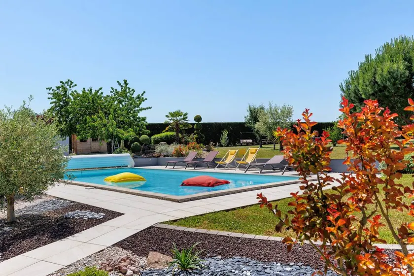 Bed & breakfast with garden, pool & terrace | Garden view - Image 1