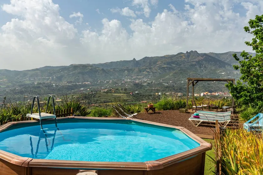 Child-friendly house with terrace, garden & private pool | Mountain view | Perfect for remote work | Dogs allowed - Image 1