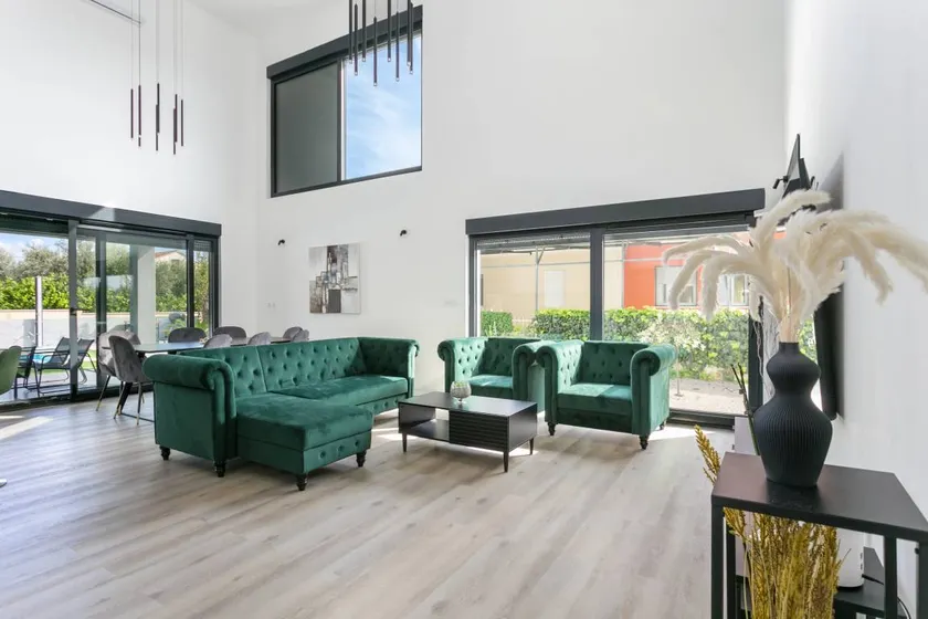 House with barbecue, garden & terrace - Image 1