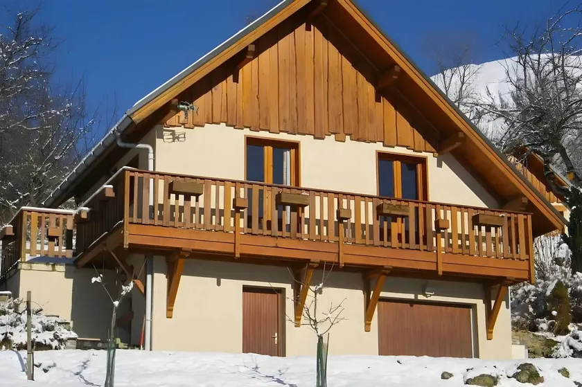 Chalet avec barbecue et terrasse | Vue montagne - Image 1