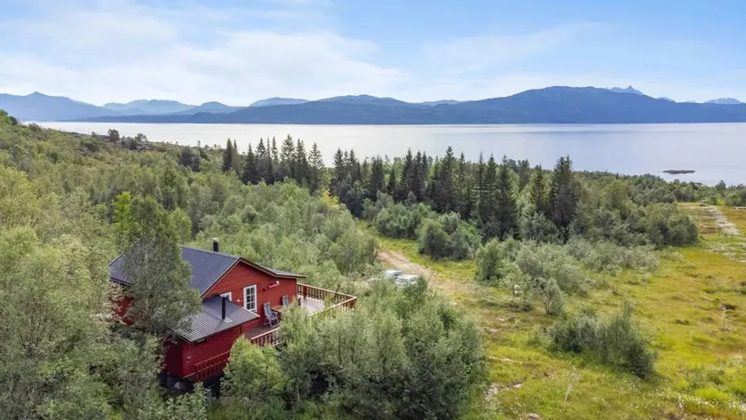 Cabin by the beach in Stonglandsodden - Image 1