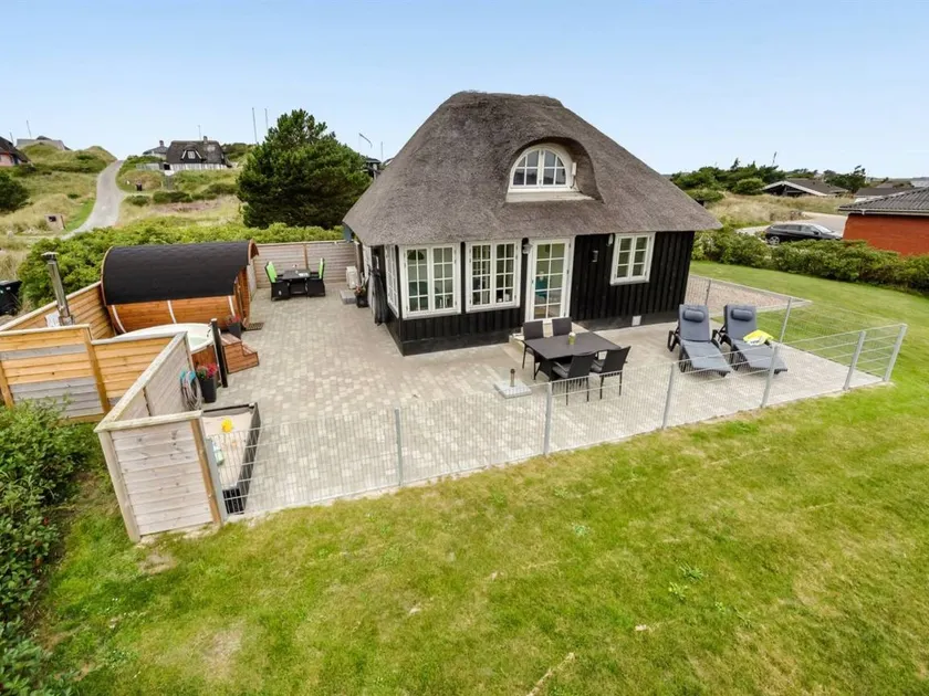 Family-friendly holiday home with terrace, hot tub & sauna | Dogs allowed - Image 1