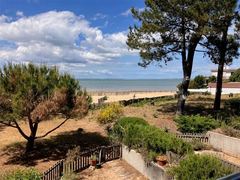 Apartment with terrace & garden | Beach view - Image 1