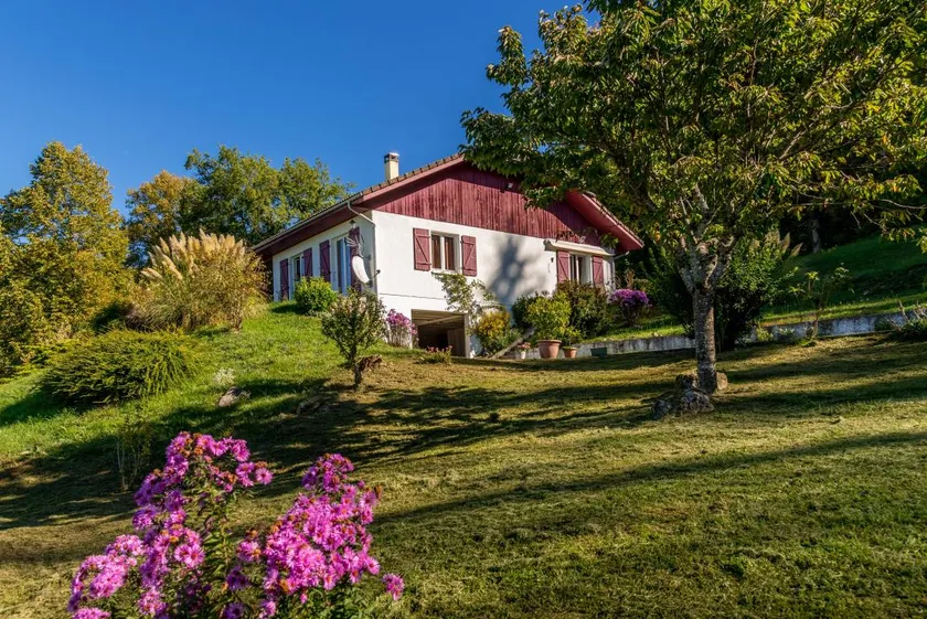 Bellissima villa adatta alle famiglie con giardino, barbecue e terrazza | Vista sulla montagna | Ideale per il telelavoro | Ammette animali domestici - Image 1