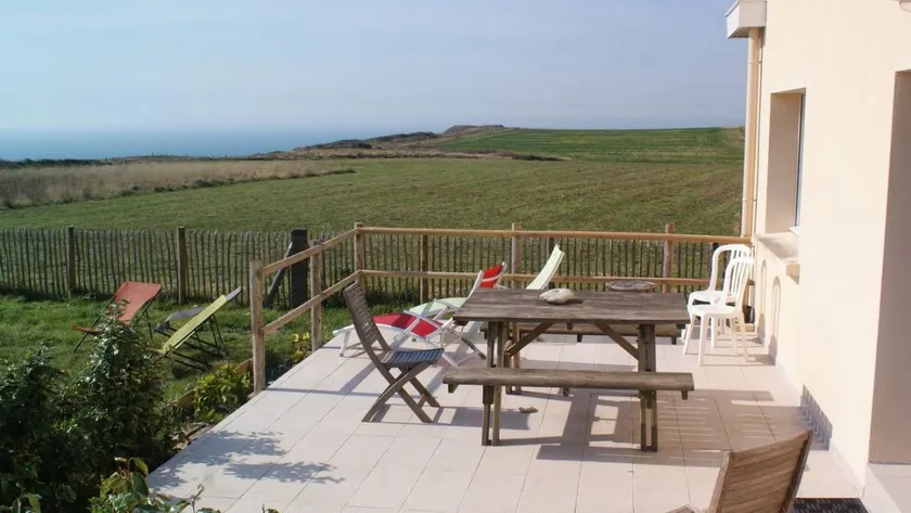 NICE HOLIDAY HOME IN AUDINGHEN WITH GARDEN - Image 1