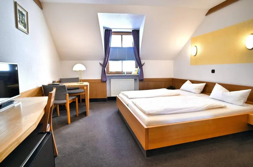 Private room with sauna, hot tub & BBQ | Mountain view - Image 1