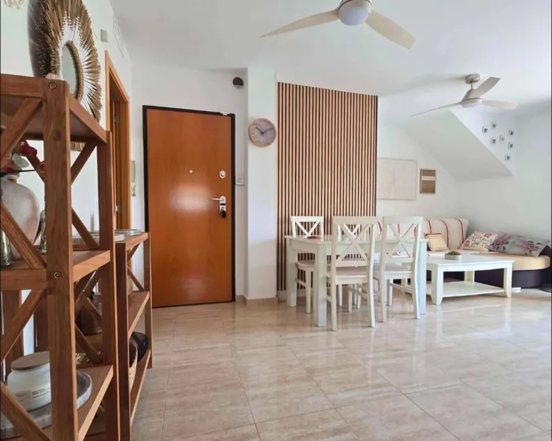 Apartment with terrace, barbeque & pool - Image 1