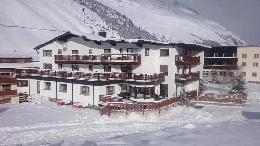 Children-friendly holiday apartment with terrace | Ski nearby | Pets are welcome - Image 1