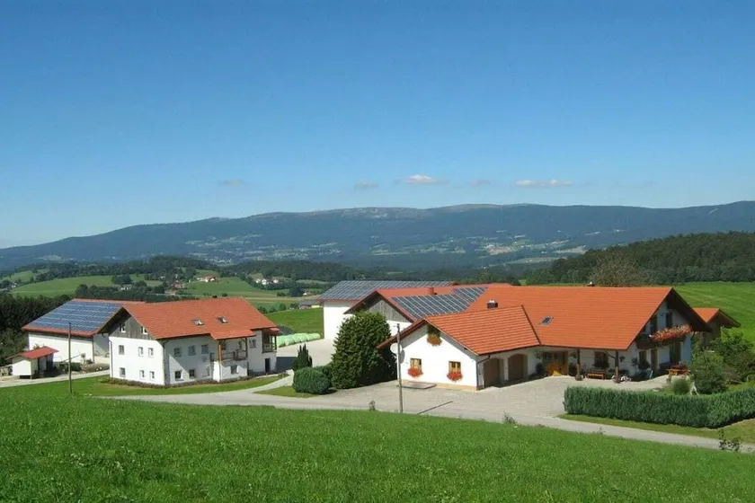 House with barbecue, terrace & garden - Image 1