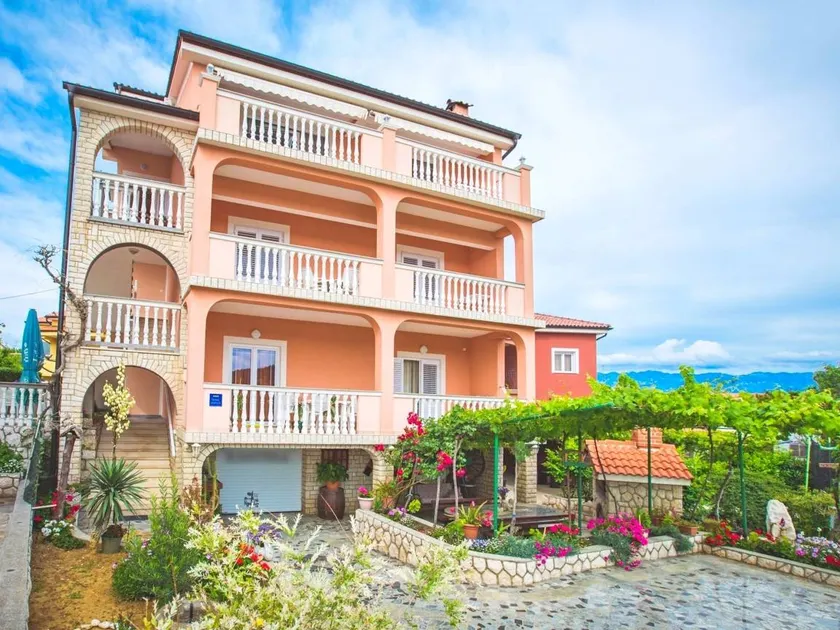 Apartment with garden & terrace | Close to the beach - Image 1