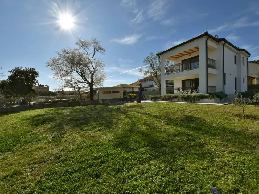Fully equipped wonderful house with barbeque & terrace - Image 1