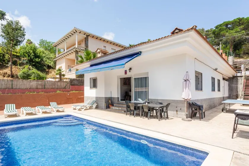Villa mit privatem Pool, Garten und Grill | Bergblick - Image 1