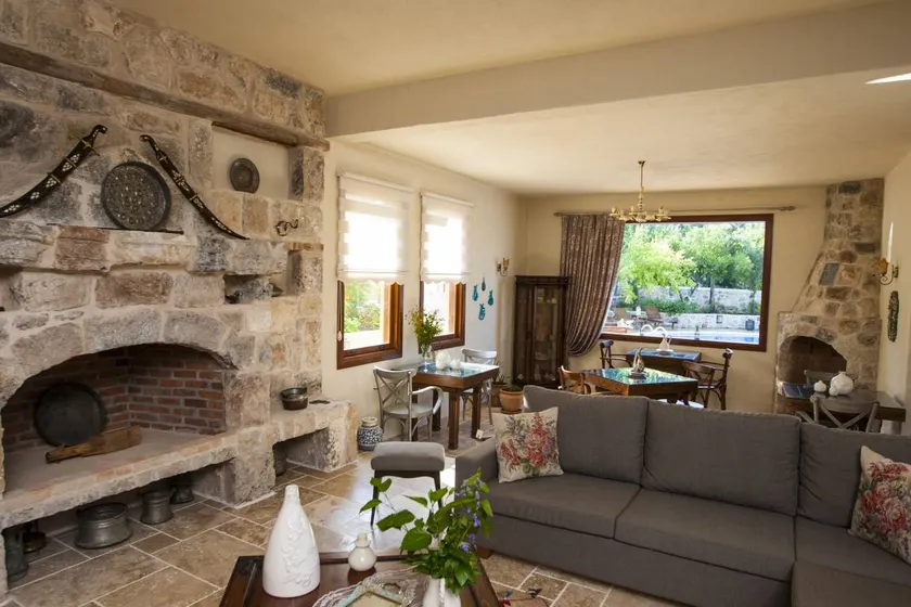 Dedicated room with garden, pool & terrace | Water view - Image 1