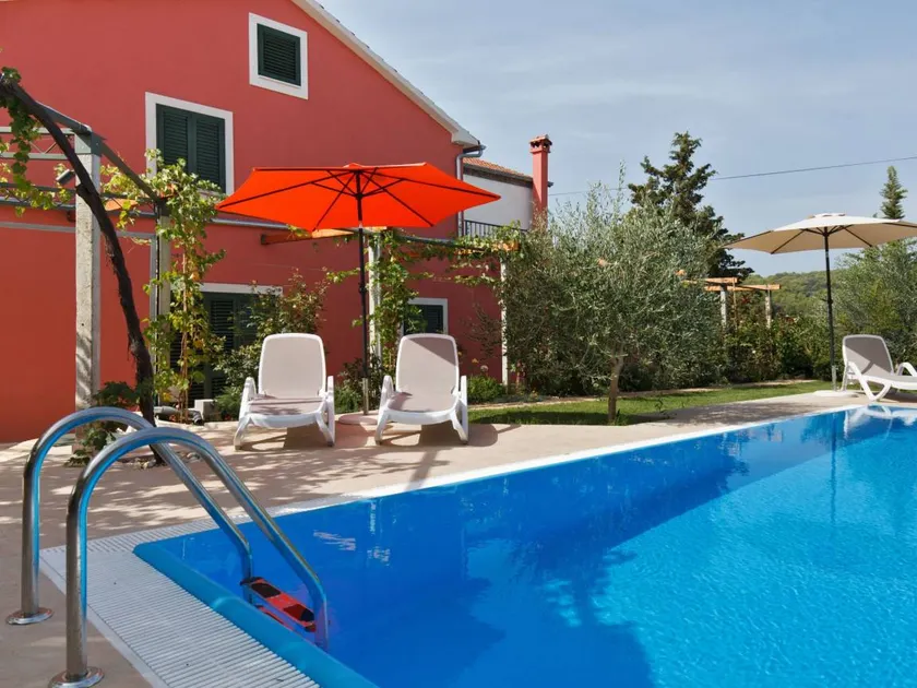 Nice house with garden, private pool & terrace - Image 1