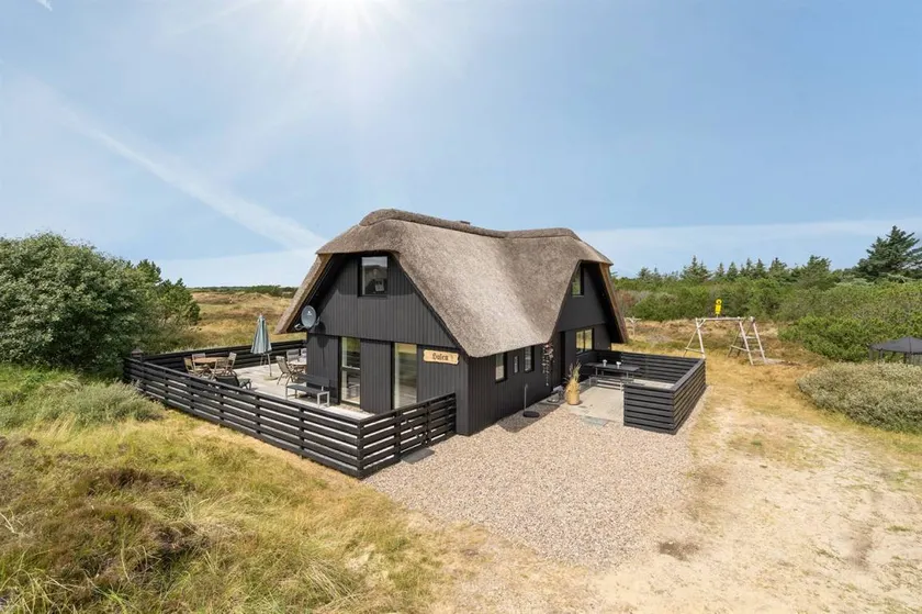 Family-oriented nice holiday home with terrace | Pets are welcome - Image 1