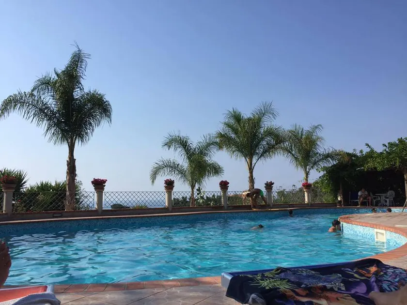 Wohnung mit Garten und privatem Pool - Image 1