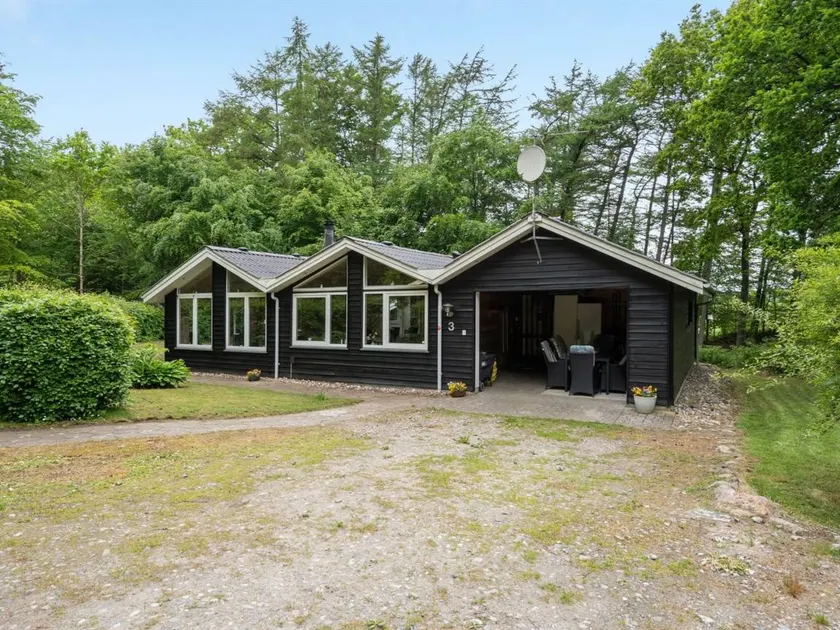 Holiday home with terrace & sauna - Image 1
