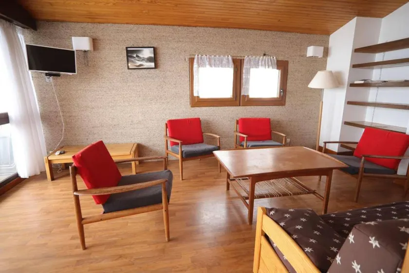 250m from resort center, 5th floor, view mountain, balcony, tv, ski locker, 80m², Auris en Oisans - Image 1