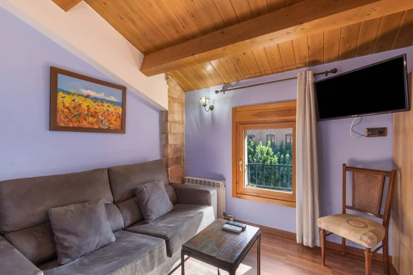 Aparthotel with fast internet | City view - Image 1