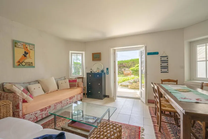 Agréable appartement adapté aux familles avec terrasse, internet haut débit et jardin | Vue plage | À côté de la plage | Parfait pour le travail à distance | Avec animaux admis - Image 1