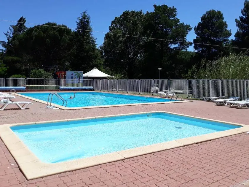 Chalet with heated pool & terrace - Image 1