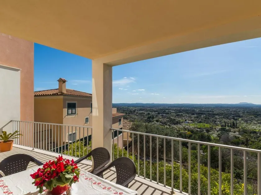 Children-friendly spacious villa with garden, barbeque & terrace - Image 1