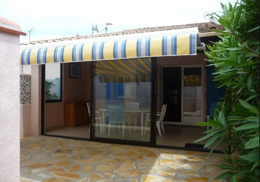 Holiday home with terrace & garden | Garden view - Image 1