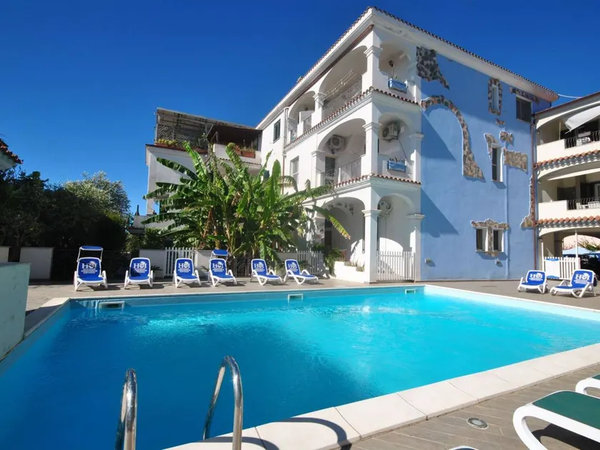 Appartement avec jardin, barbecue et piscine - Image 1